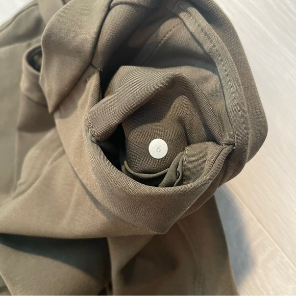 Lululemon Golf / Dress - like pants, ladies size 6, army green - Picture 8 of 11